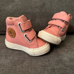 Size 2 baby/toddler shoe.